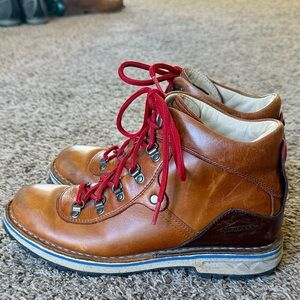 Whitfield by Merrell Brown Leather vintage inspired Hiking Boots, Womens Sz. 8
